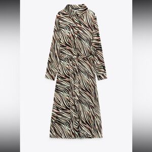 Zara Shirt dress
Size M
NEW